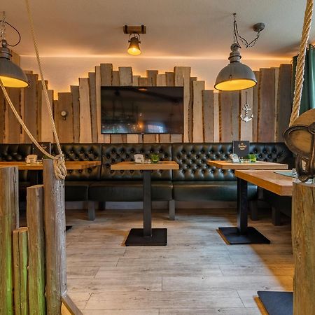 Hotel Packhaus Hooksiel Bagian luar foto