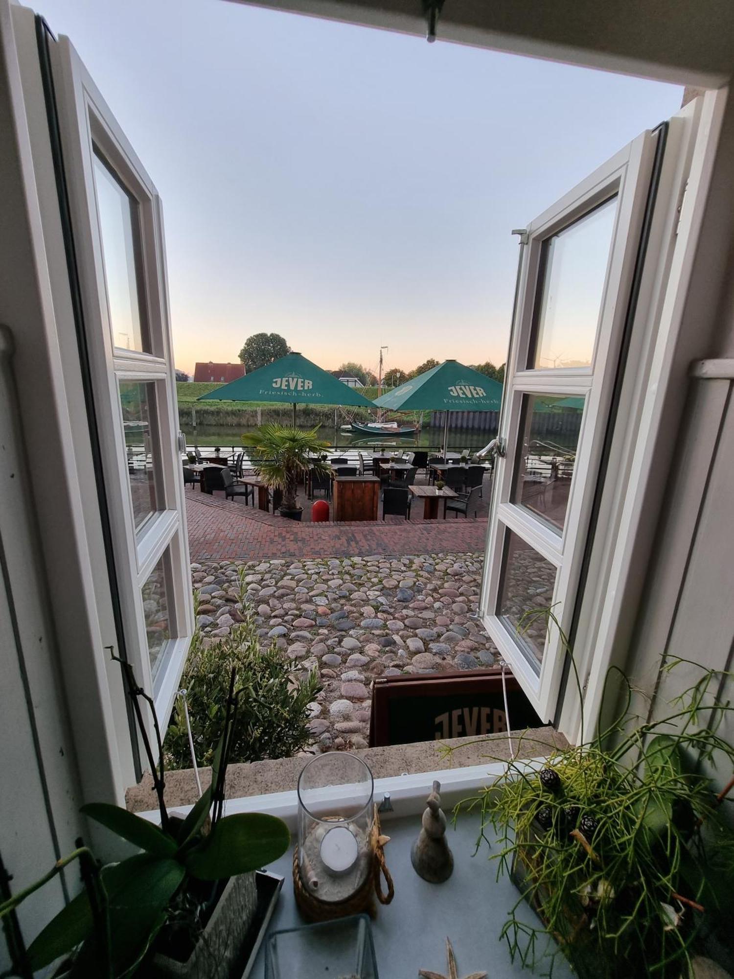 Hotel Packhaus Hooksiel Bagian luar foto