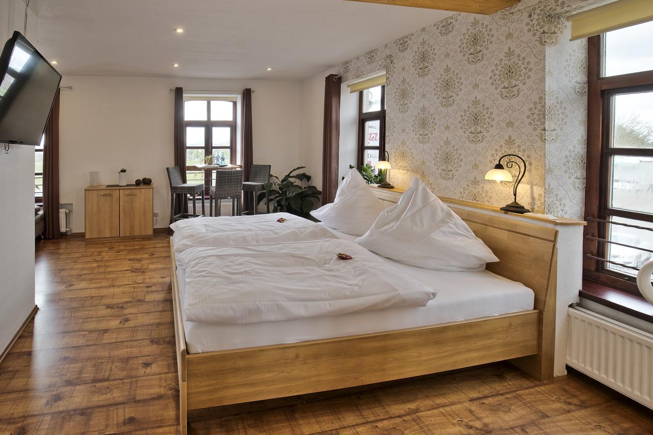 Hotel Packhaus Hooksiel Bagian luar foto